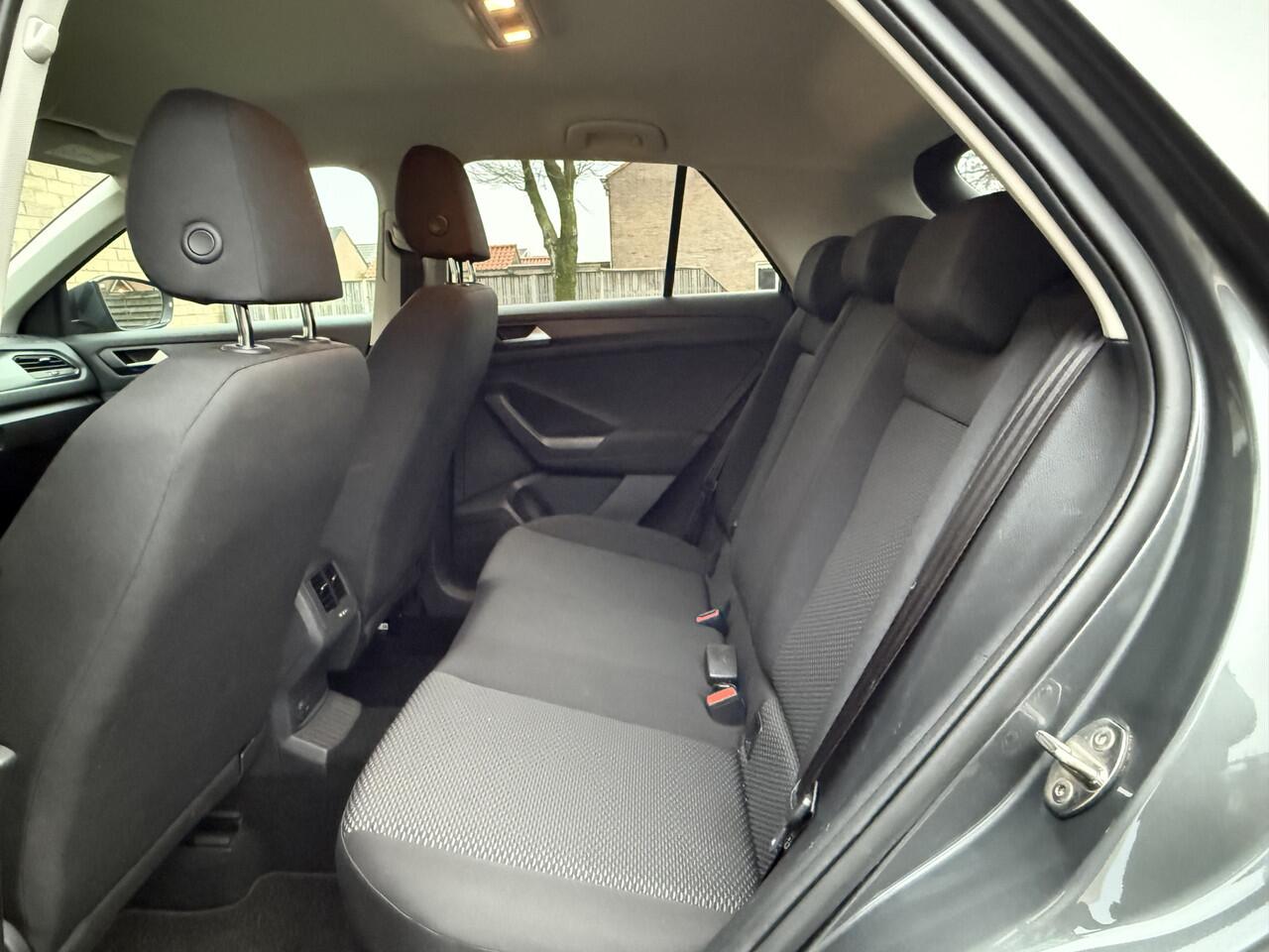 Volkswagen T-Roc 1.0 TSI Style | LM | Clima | PDC |