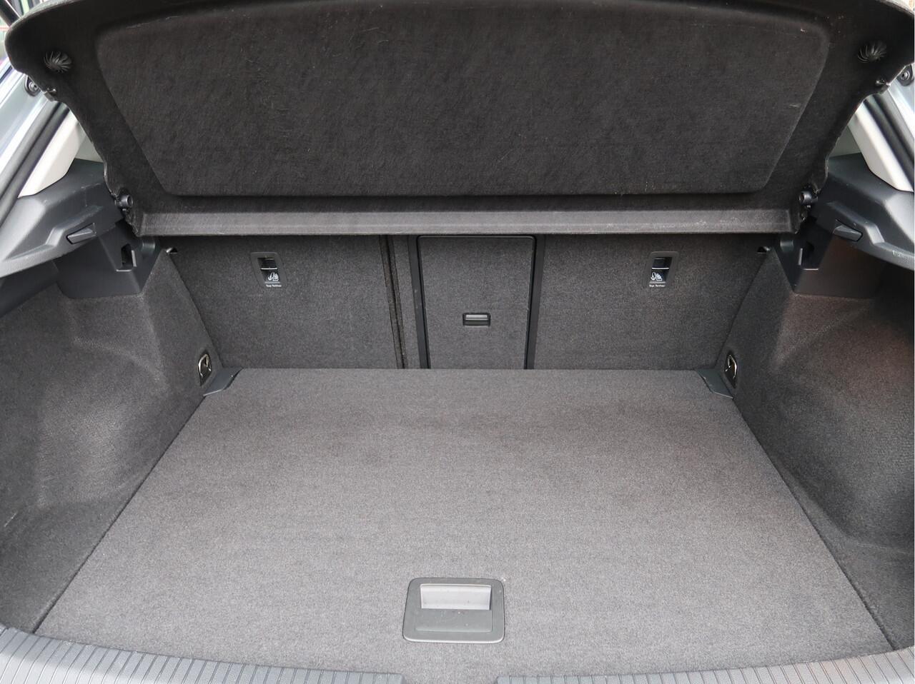 Volkswagen T-Roc 1.0 TSI Life Business | Clima | Park-Assist | Stoelverw | Navigatie |