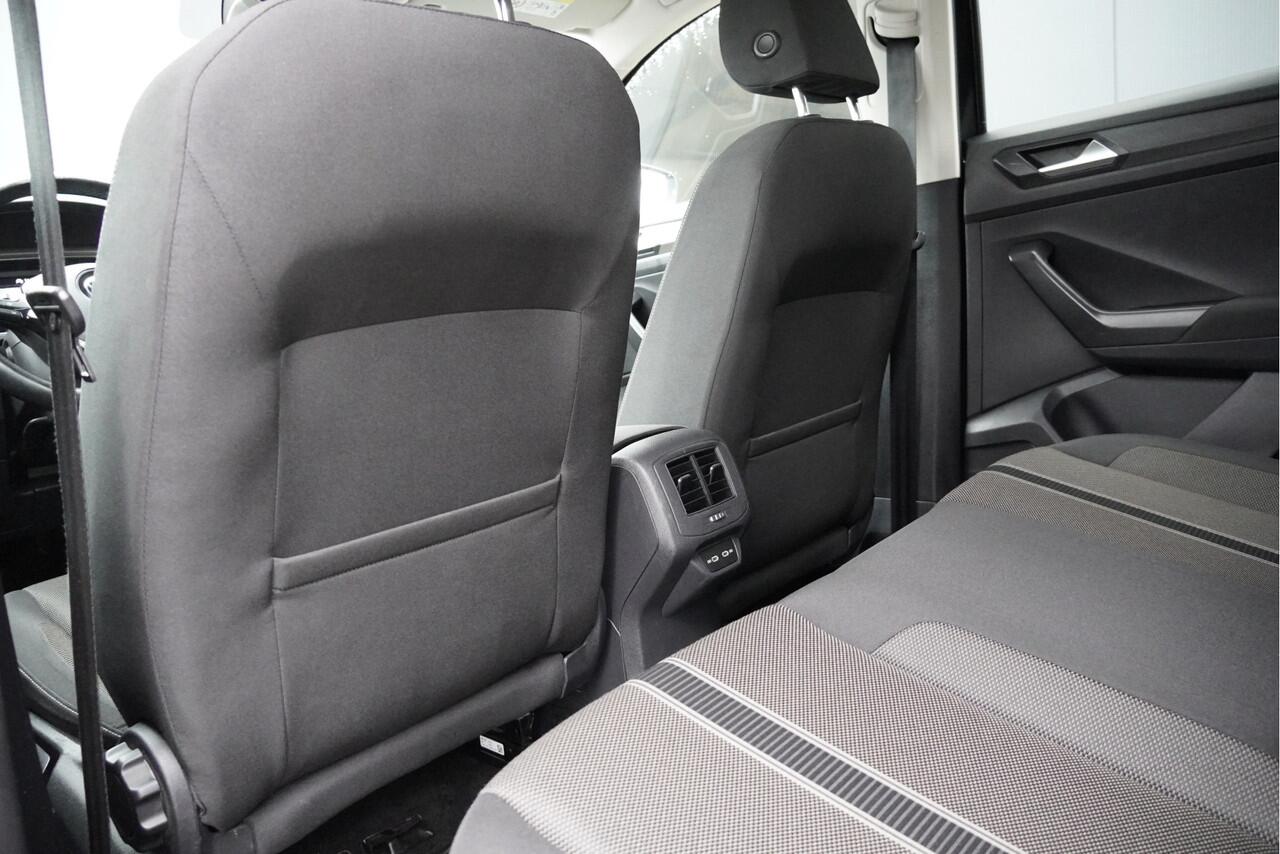 Volkswagen T-Roc 1.0 TSI Style Business BJ2020 Lmv 16" | Led | Pdc | Navi | Elek. achterklep | App-Connect | Virtual cockpit | Climate control | Cruise control | Extra getint glas