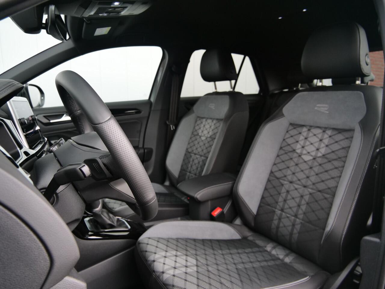 Volkswagen T-Roc 1.5 TSI 150pk R-Line Edition Automaat Apple Carplay / 18 inch / IQ Light / Stoelverwarming