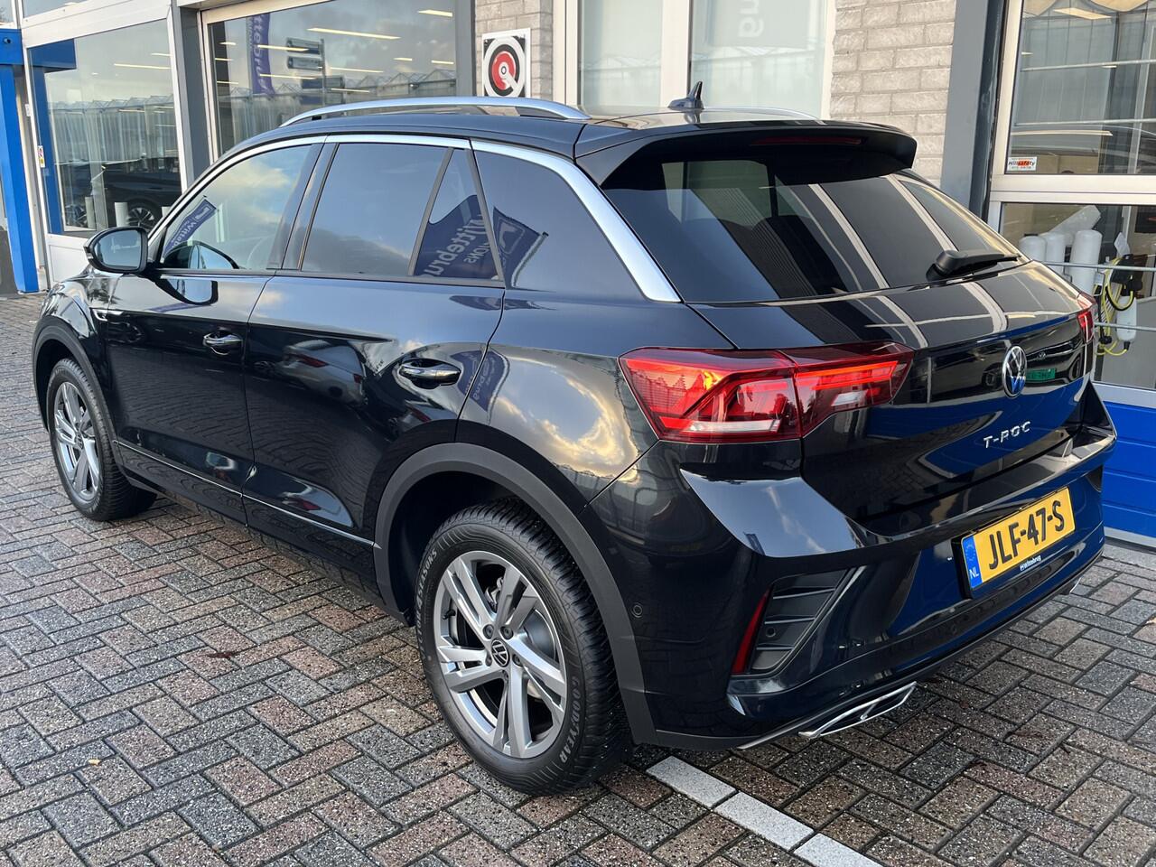 Volkswagen T-Roc 1.5 TSI R-Line / AUTOMAAT/ FABRIEKSGARANTIE T/M 2-2027/ TREKHAAK AFNEEMBAAR/ ADAPT. CRUISE/ MATRIX/ NAVI/ APP-CONNECT/ RIJ-MODI/ STOEL VERWARM./ PARK. SENSOREN + CAMERA