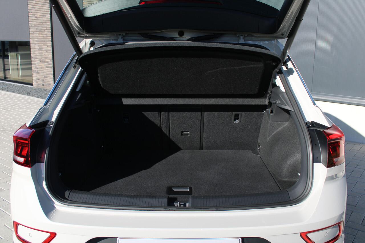 Volkswagen T-Roc 1.5 TSI Style 150pk - ACC - Carplay - Camera - DAB - Verwarmd stuurwiel - Rijklaar