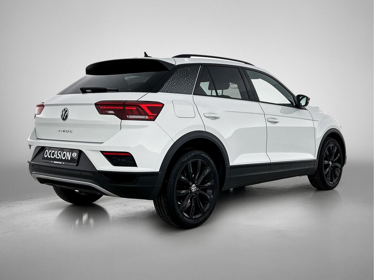 Volkswagen T-Roc 1.5 TSI 150pk Automaat Sport Black Style / Camera / Navigatie / Adaptive Cruise