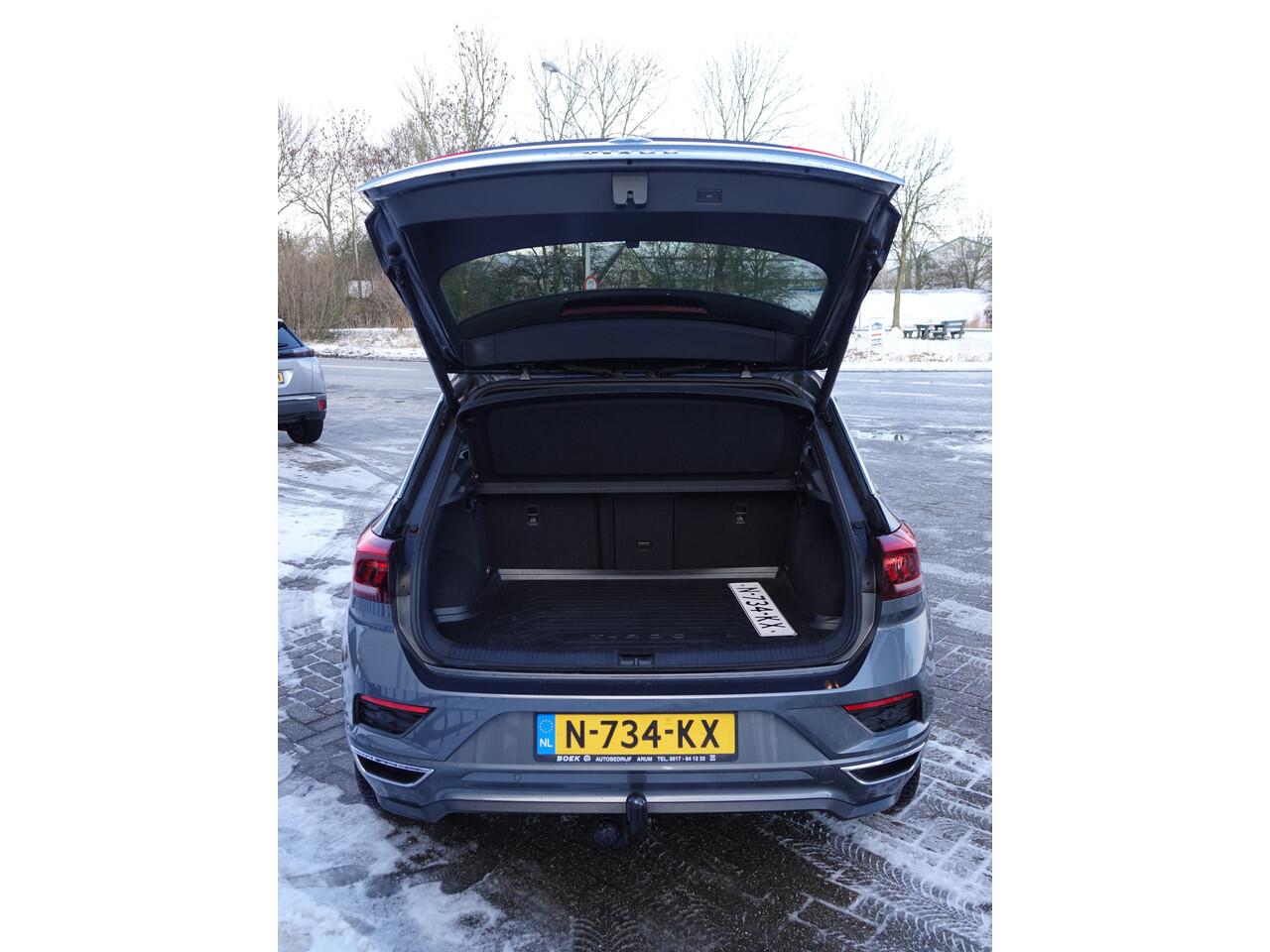 Volkswagen T-Roc 1.5 TSI 150PK Sport R-LINE AUTOM. PANO | TREKH. | ADAPT. CRUISE | ECC | LMV