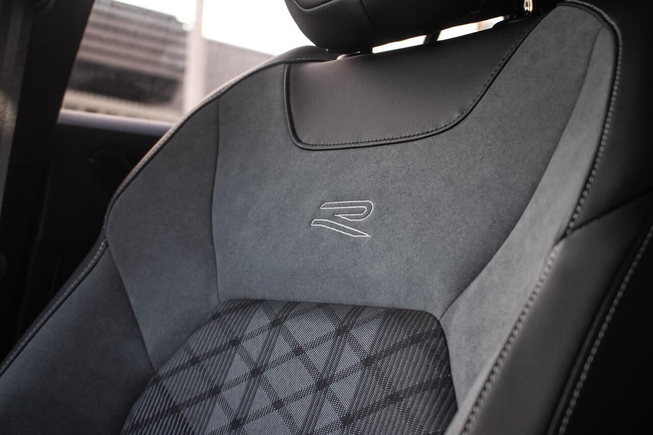 Volkswagen T-Roc 1.5 TSI R-Line Edition | Adapt cruise | Panorama dak | 19" Lmv |