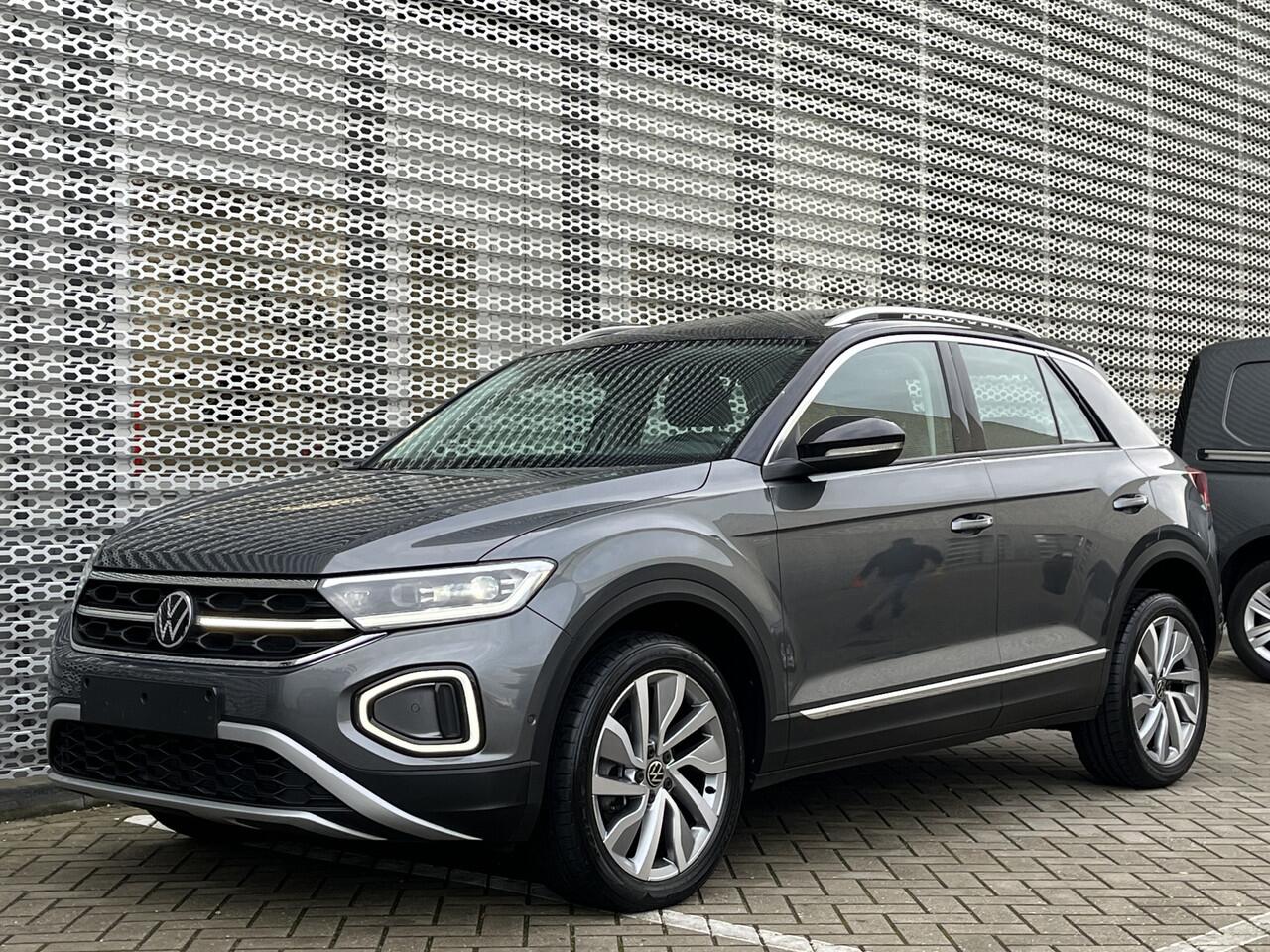 Volkswagen T-Roc 1.5 TSI 150PK DSG Style / Panoramadak / Digitale Cockpit Pro / IQ LED / Camera / 18"LMV / Elektrische Acherklep **