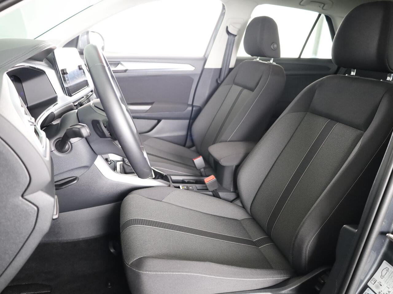 Volkswagen T-Roc 1.5 TSI Life Edition 150 PK DSG | Private lease vanaf ¤ 569,- pm | Navigatie | Parkeercamera | Keyless entry |