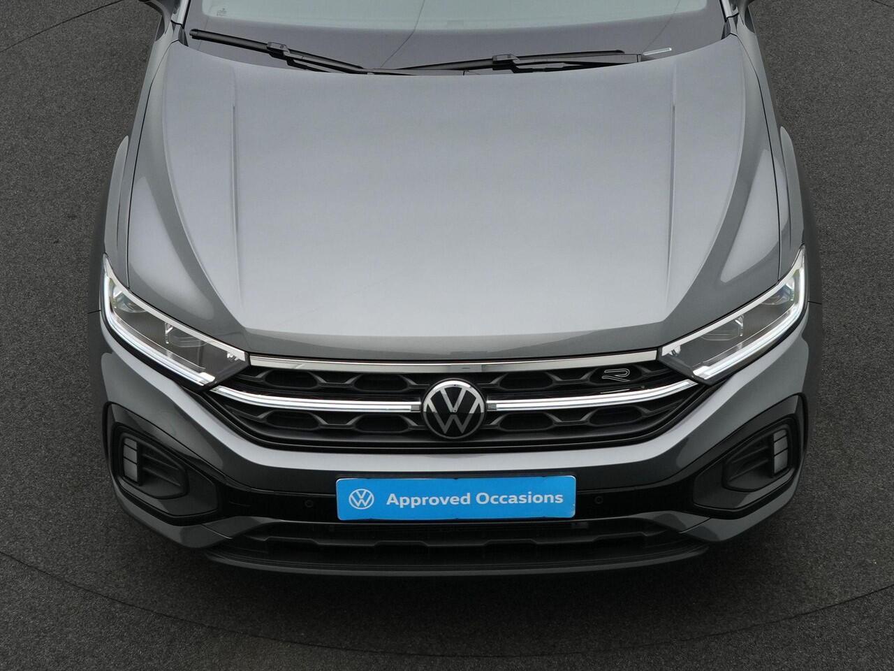 Volkswagen T-Roc 1.5 TSI 150 pk DSG R-Line Edition | Panoramadak | Trekhaak | IQ Light | Achteruitrijcamera | Navigatie | Stoelverwarming