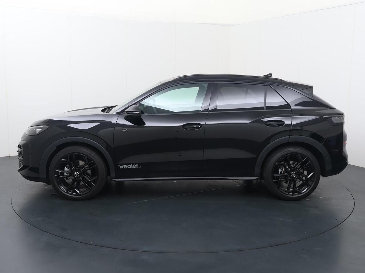 Volkswagen T-Roc 1.5 eTsi 150pk DSG R-Line First Edition | Elektr. achterklep | Black Style | LED Matrix | Navigatie | Area View | Head-up display |