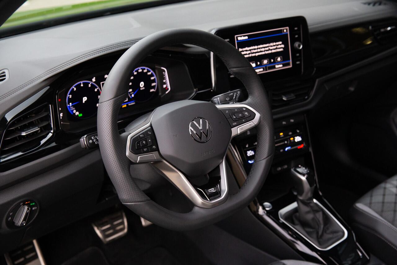 Volkswagen T-Roc 1.5 TSI R-Line Black Edition , Panoramadak, Adaptieve Cruise, IQ-Light