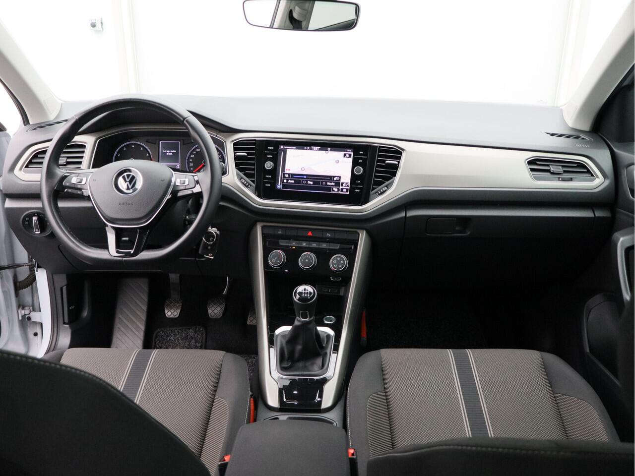 Volkswagen T-Roc 1.0 TSI Style Business/ camera/ schuifdak/ zeer mooi!