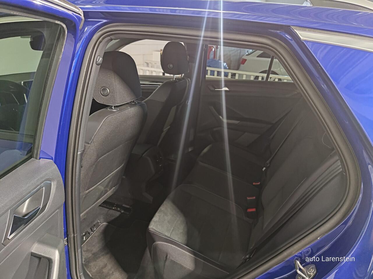 Volkswagen T-Roc 1.5 TSI R-Line (3x) 150pk Business DSG7 110kw IQ / Afn.Trekh / ACC / Dig.dash./ Elektr.A,Klep IQ Light / IQ Drive / Trekhaak afneembaar / 19 inch LM velgen / Carplay