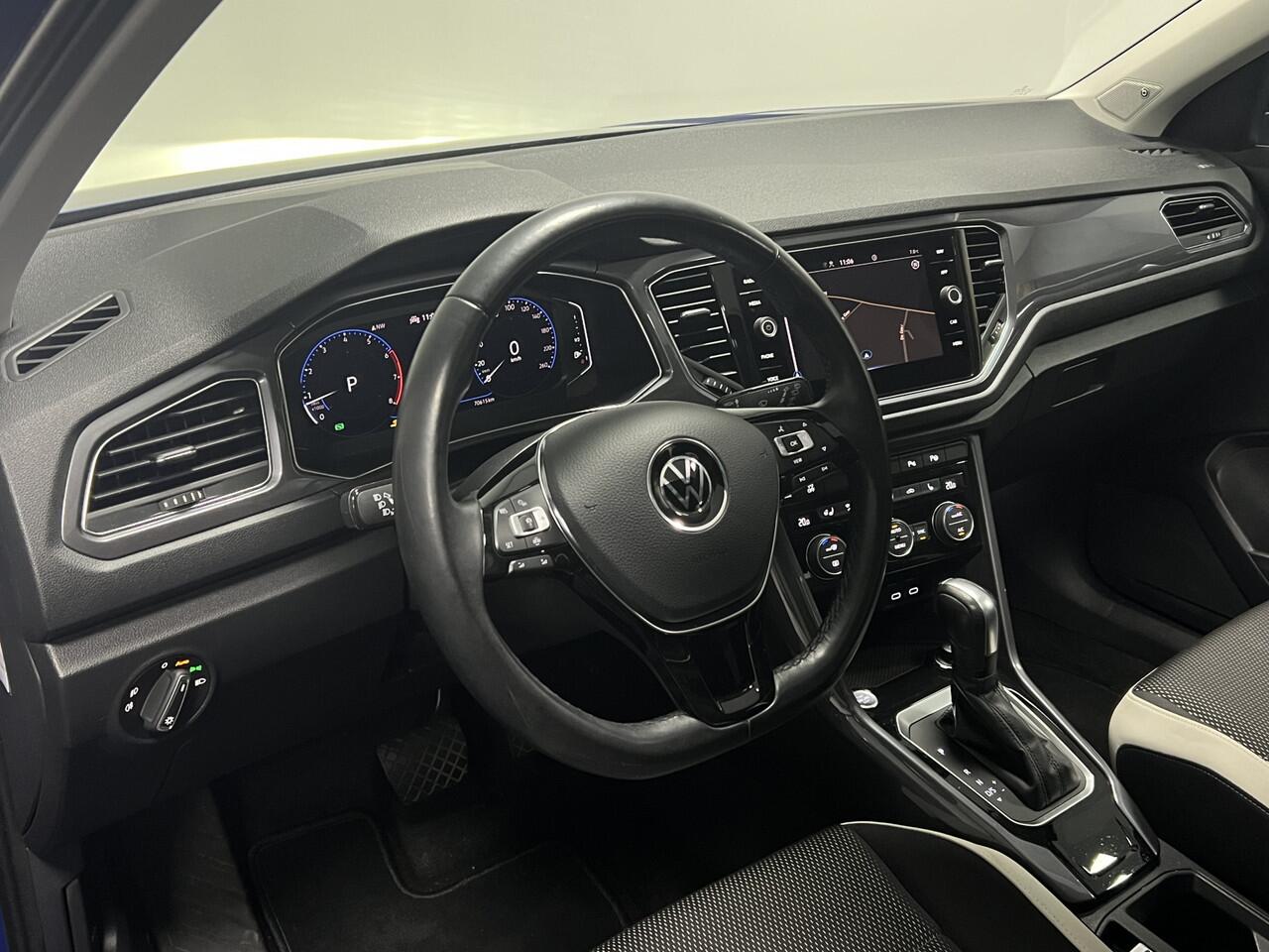 Volkswagen T-Roc 1.5 TSI Sport | NAVI | PAMORAMADAK | TREKHAAK | KEYLESS | ACC |