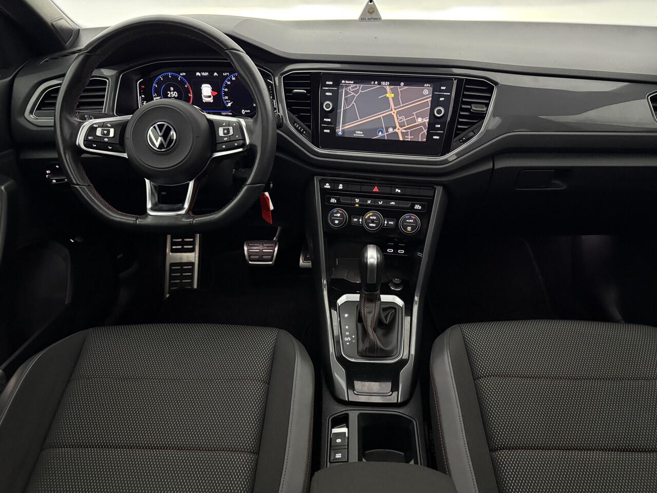 Volkswagen T-Roc 1.5 TSI R-Line | Pano | Sfeer | Virtual | Trekh. | Carplay | Adap. Cruise | Navi | NAP