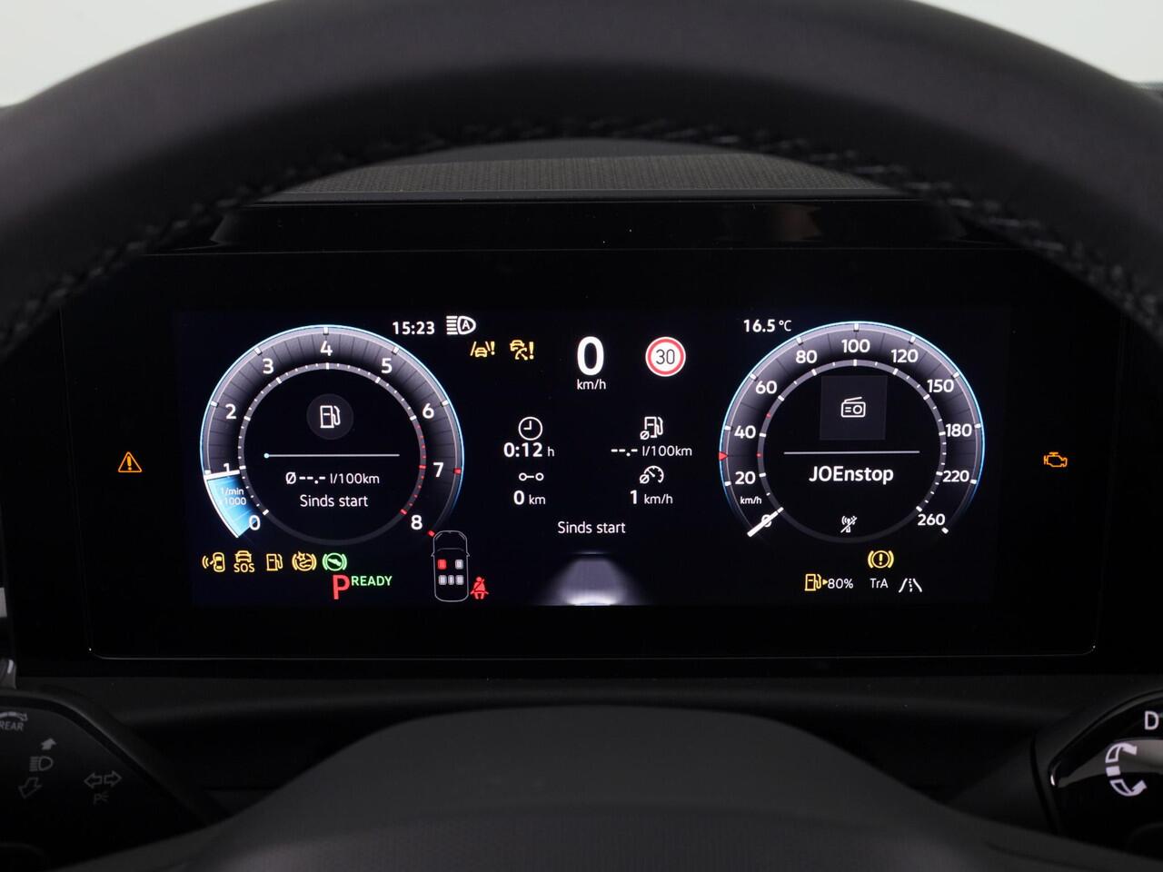 Volkswagen T-Roc R-Line First Edition 1.5 eTSI 110 kW / 150 PK SUV | Interieur Pakket leder 'Varenna' | Black Style Pakket | Panoramaschuif-kanteldak | Trekhaak | Koplampverlichting matrix-led (IQ.LIGHT) | Assistance Pakket | Elek. achterklep