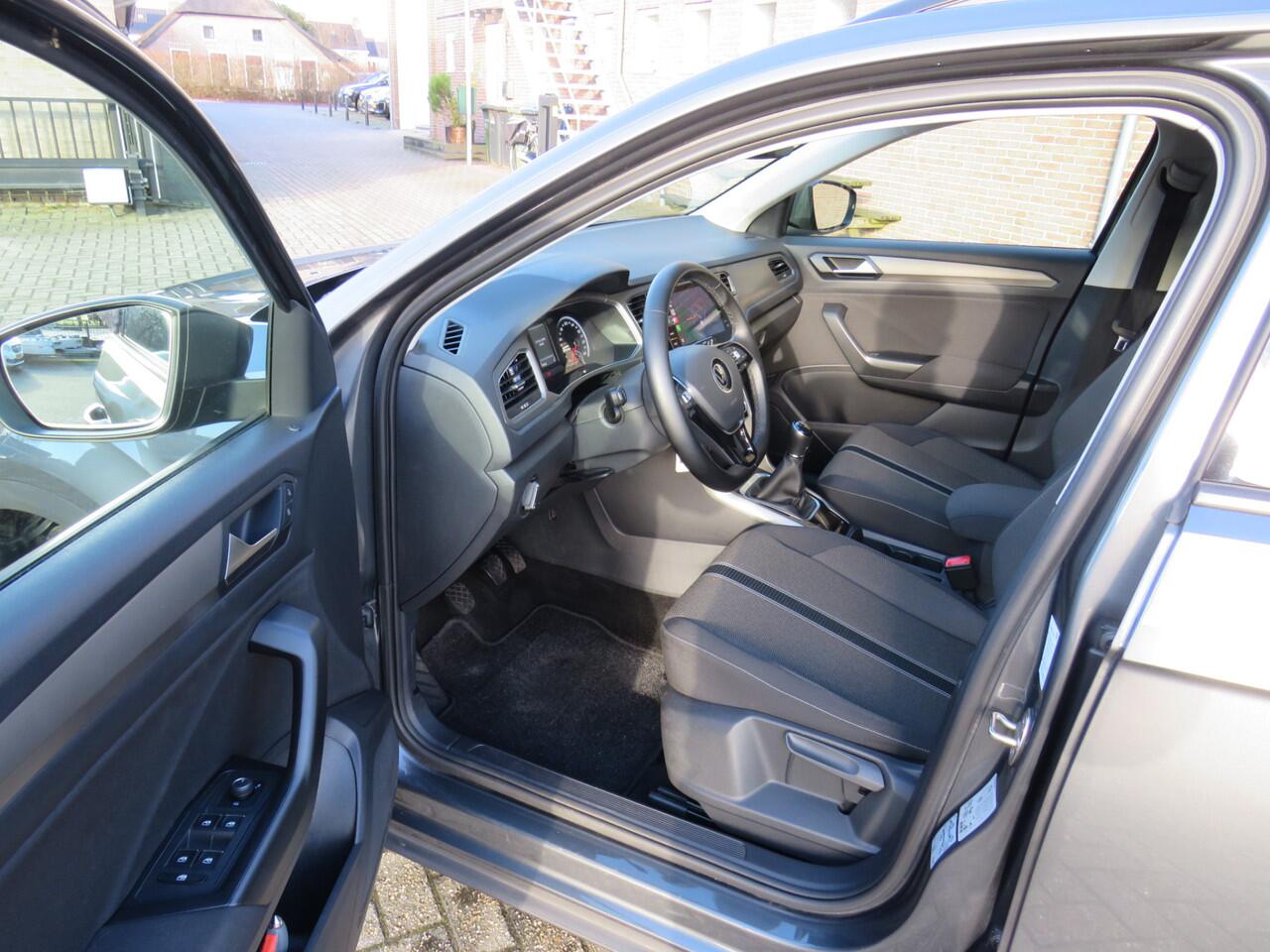 Volkswagen T-Roc 1.0 TSI 110Pk Style * Rijklaarprijs incl. garantie * Navi * Carplay Android * Adaptieve Cruise * Parkeersensoren V+A *