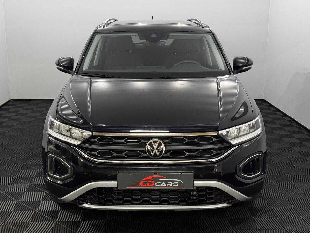Volkswagen T-Roc 1.0 TSI Life Clima, Apple carplay, Parkeersensoren, Virtual desk, Winterpakket, Cruise control