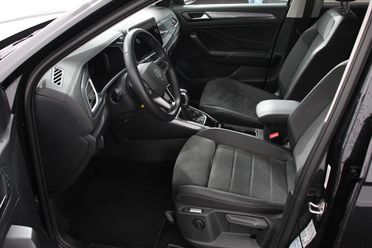 Volkswagen T-Roc 1.5 TSI 150pk DSG Style Consignatie auto | Navigatie | Climate Control | Parkeer sensoren | Adaptive Cruise Control | Led | Dab