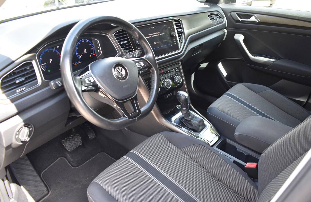 Volkswagen T-Roc 1.5 TSI Style Automaat Navigatie / Adap. Cruise / Trekhaak / PDC v+a / Camera / 17" LM