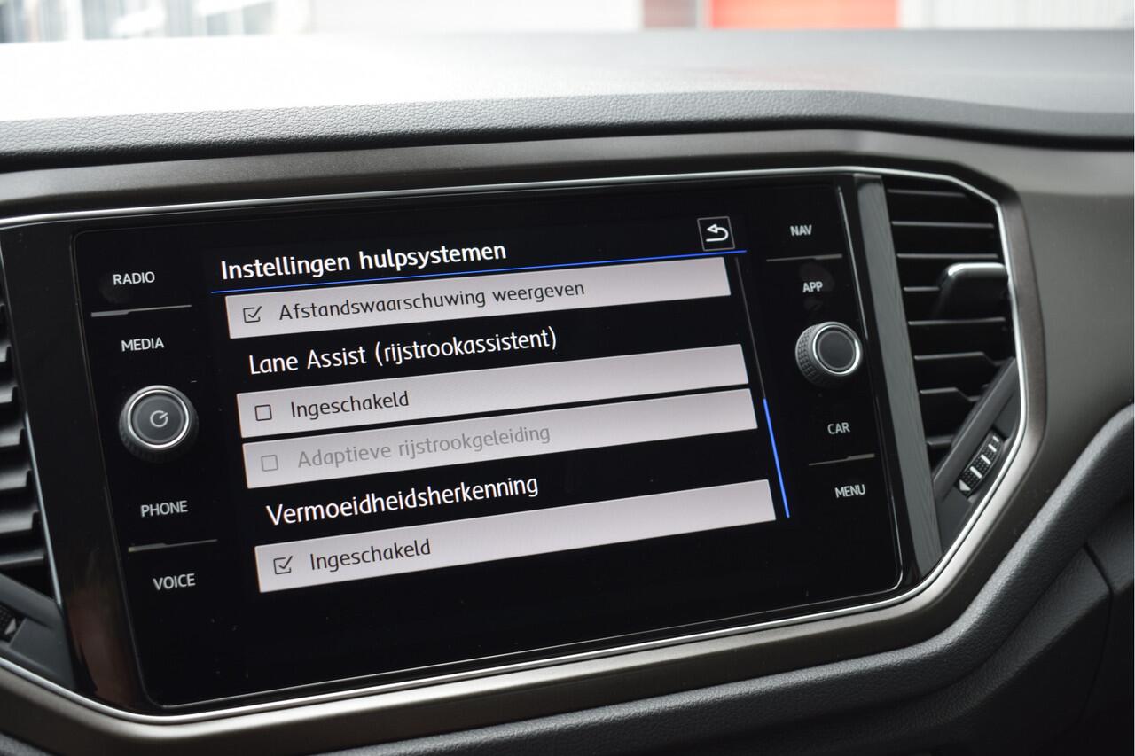 Volkswagen T-Roc 1.0 TSI Style Virtual cockpit, Adaptive cruise, DAB, 18'' lmv,