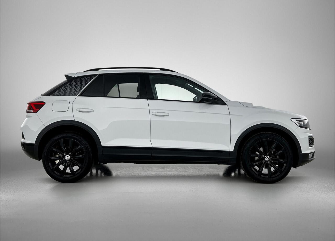 Volkswagen T-Roc 1.5 TSI 150pk Automaat Sport Black Style / Camera / Navigatie / Adaptive Cruise