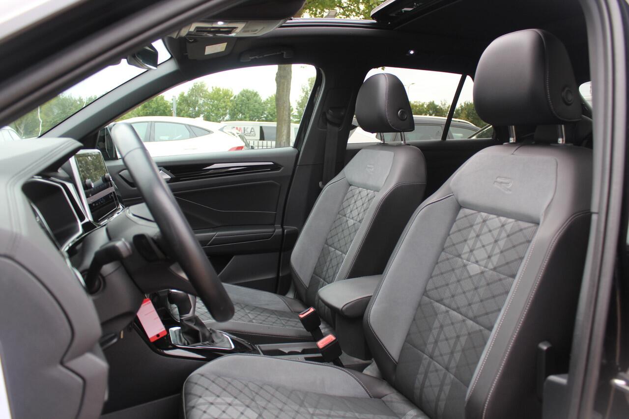 Volkswagen T-Roc 1.5 TSI R-Line Business / Panoramadak / Camera / Navigatie / Blackpack / 19'' / DAB / Stoelverwarming / ACC