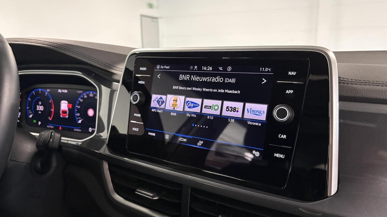 Volkswagen T-Roc 1.5 TSI Life Business | Pano dak | Key Less| Virtual cockpit