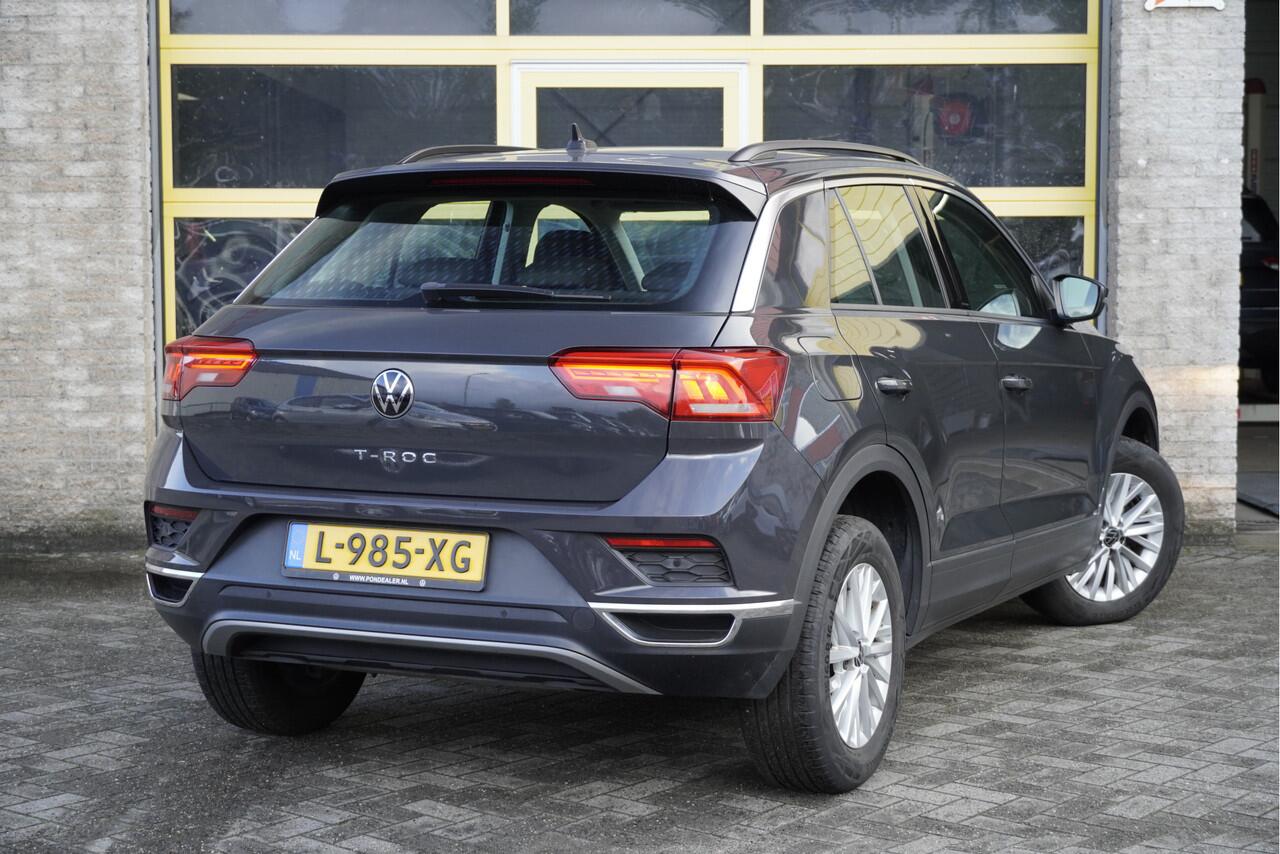 Volkswagen T-Roc 1.0 TSI Style BJ2021 Lmv 16" | Pdc | App-Connect | Navigatiesysteem ( Niet vrijgeschakeld ) | Airco | Cruise control | Getint glas