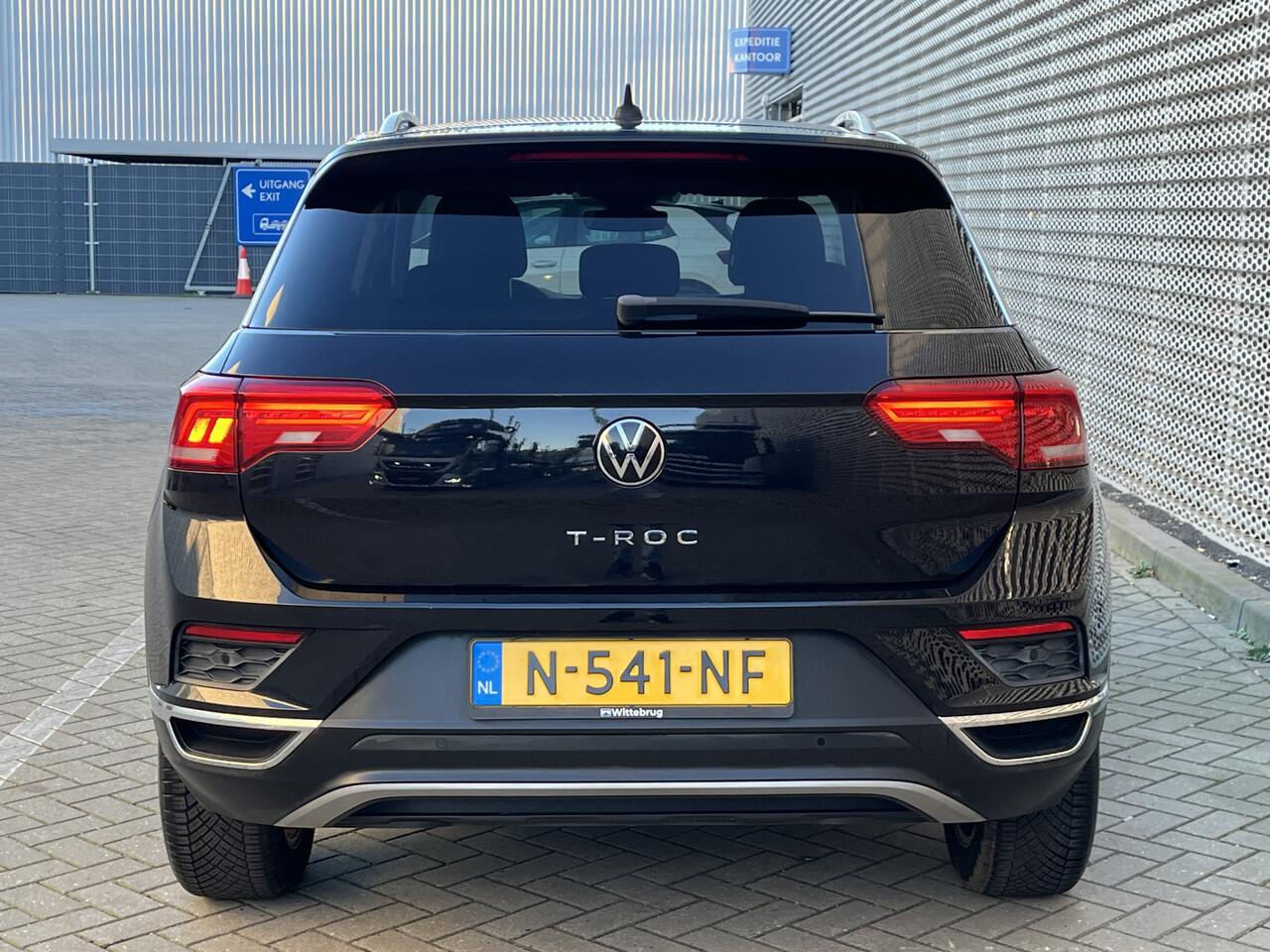 Volkswagen T-Roc 1.0 TSI Style / App connect / Navigatie / Climate controle / Camera / Parkeersensoren V+A / **