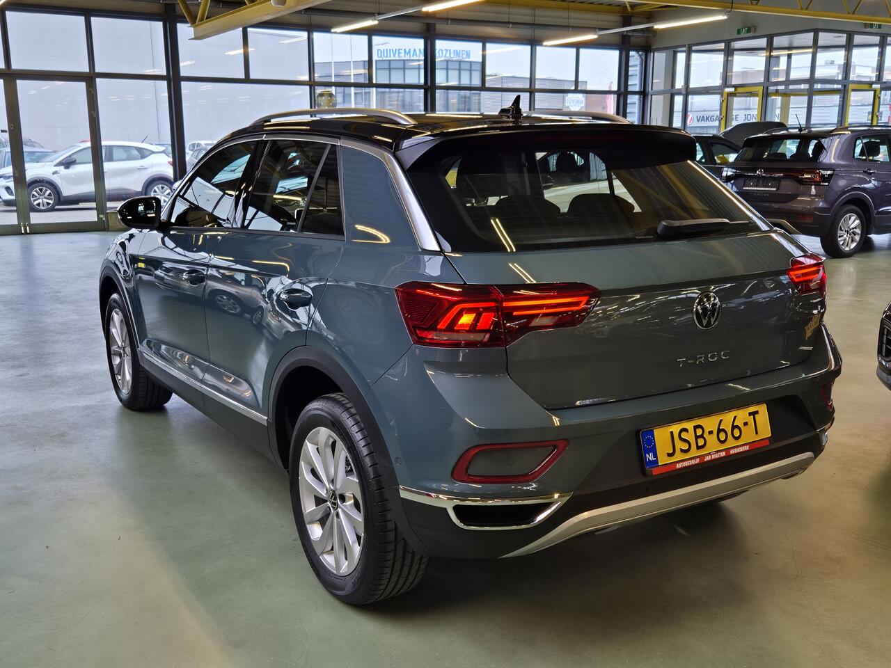 Volkswagen T-Roc 1.5 TSI Style -150pk- Automaat | IQ LED | Camera | Digitale Cockpit Pro | Rijklaarprijs incl. 1 jaar Bovag garantie