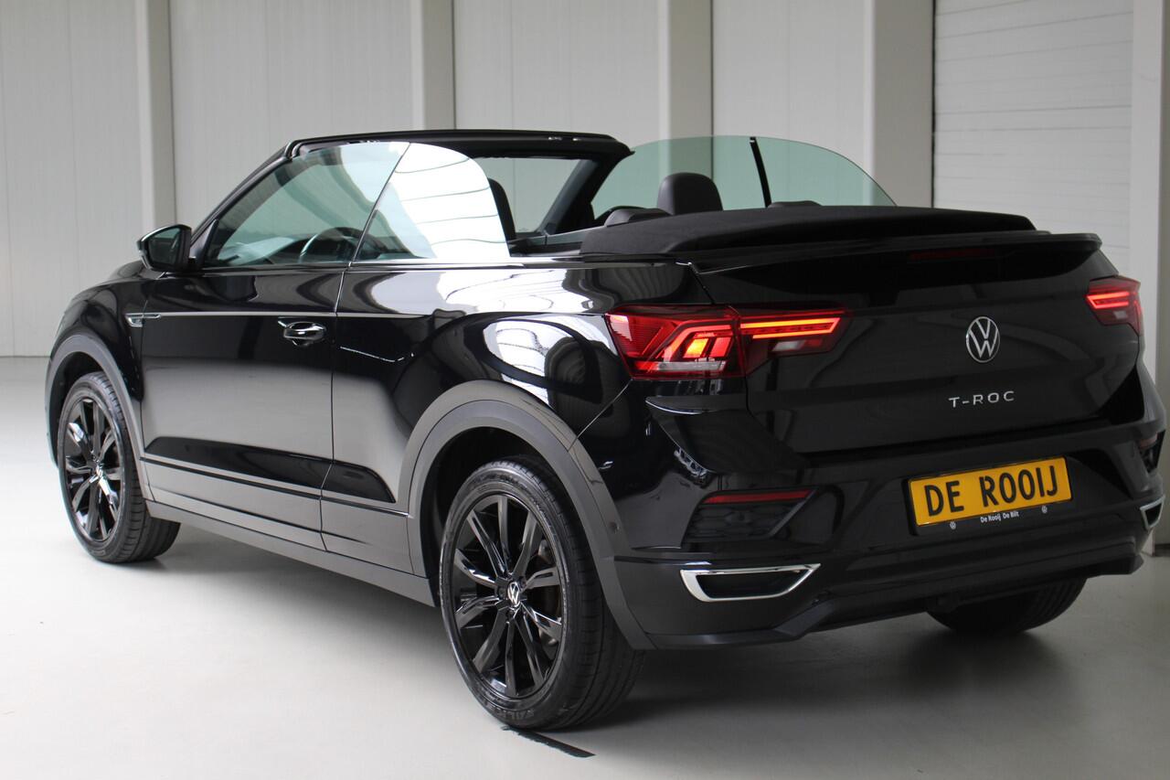 Volkswagen T-Roc Cabrio 1.5 TSI R-Line Blackstyle Navigatie | Camera | Trekhaak | 18" Grange Hill Zwart