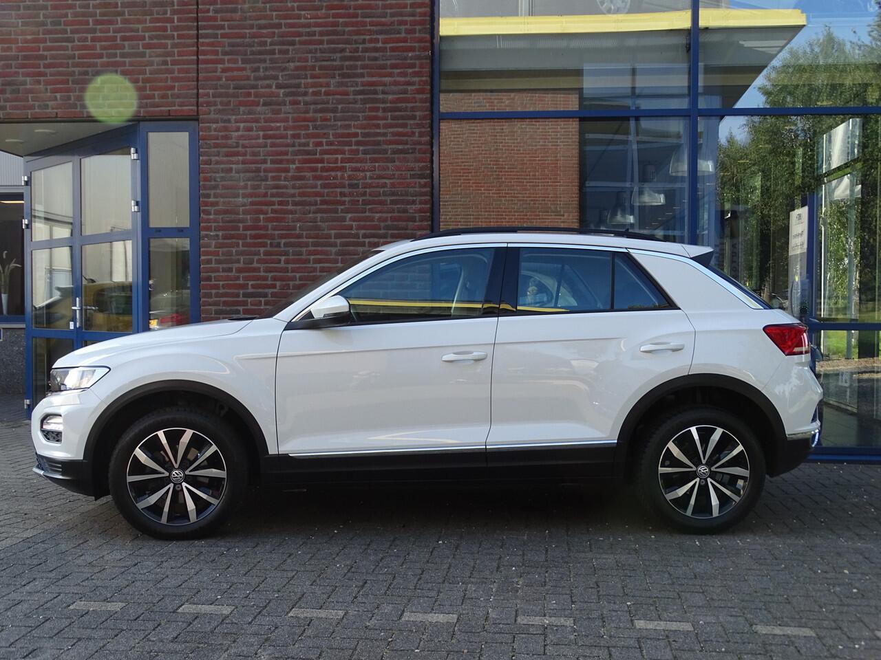 Volkswagen T-Roc 1.0 TSI Style Business Panoramadak Trekhaak
