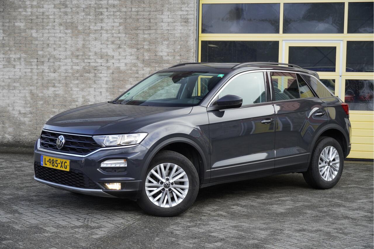 Volkswagen T-Roc 1.0 TSI Style BJ2021 Lmv 16" | Pdc | App-Connect | Navigatiesysteem ( Niet vrijgeschakeld ) | Airco | Cruise control | Getint glas