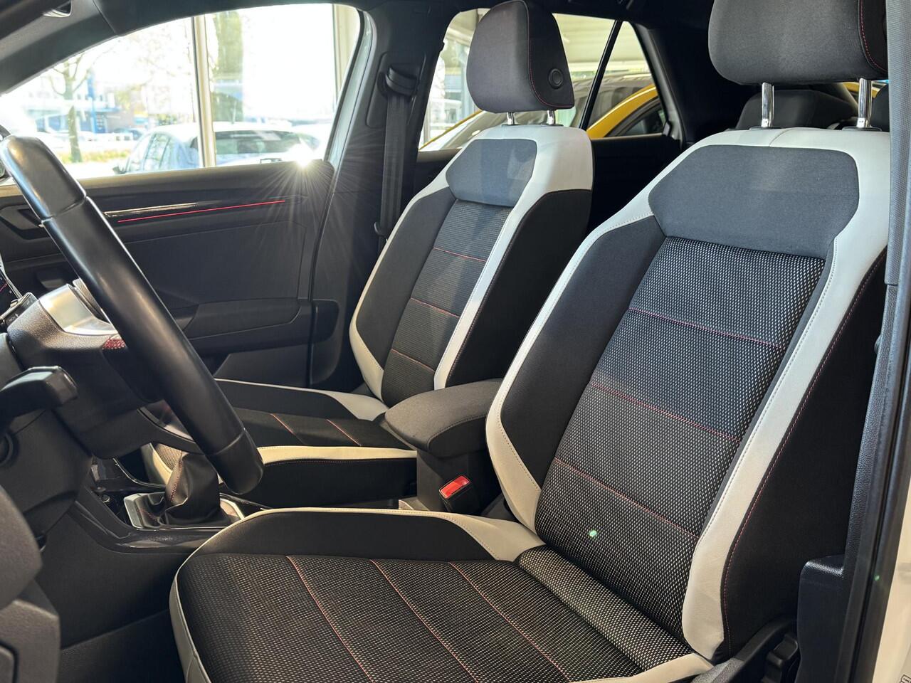 Volkswagen T-Roc 1.5 TSI Sport | Airco | Carplay | Camera | Parkeersensor voor/achter | Winter-pakket | LM velgen | ( Vestiging - Nieuwegein )