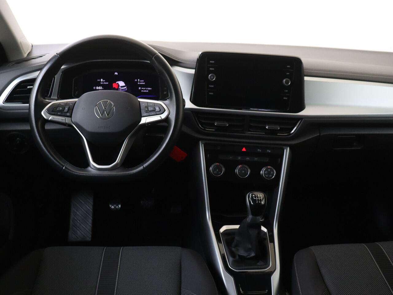 Volkswagen T-Roc 1.0 TSI Life | LED-voor en achterlichten | Achteruitrijcamera | Adaptive cruise control | Connected services |