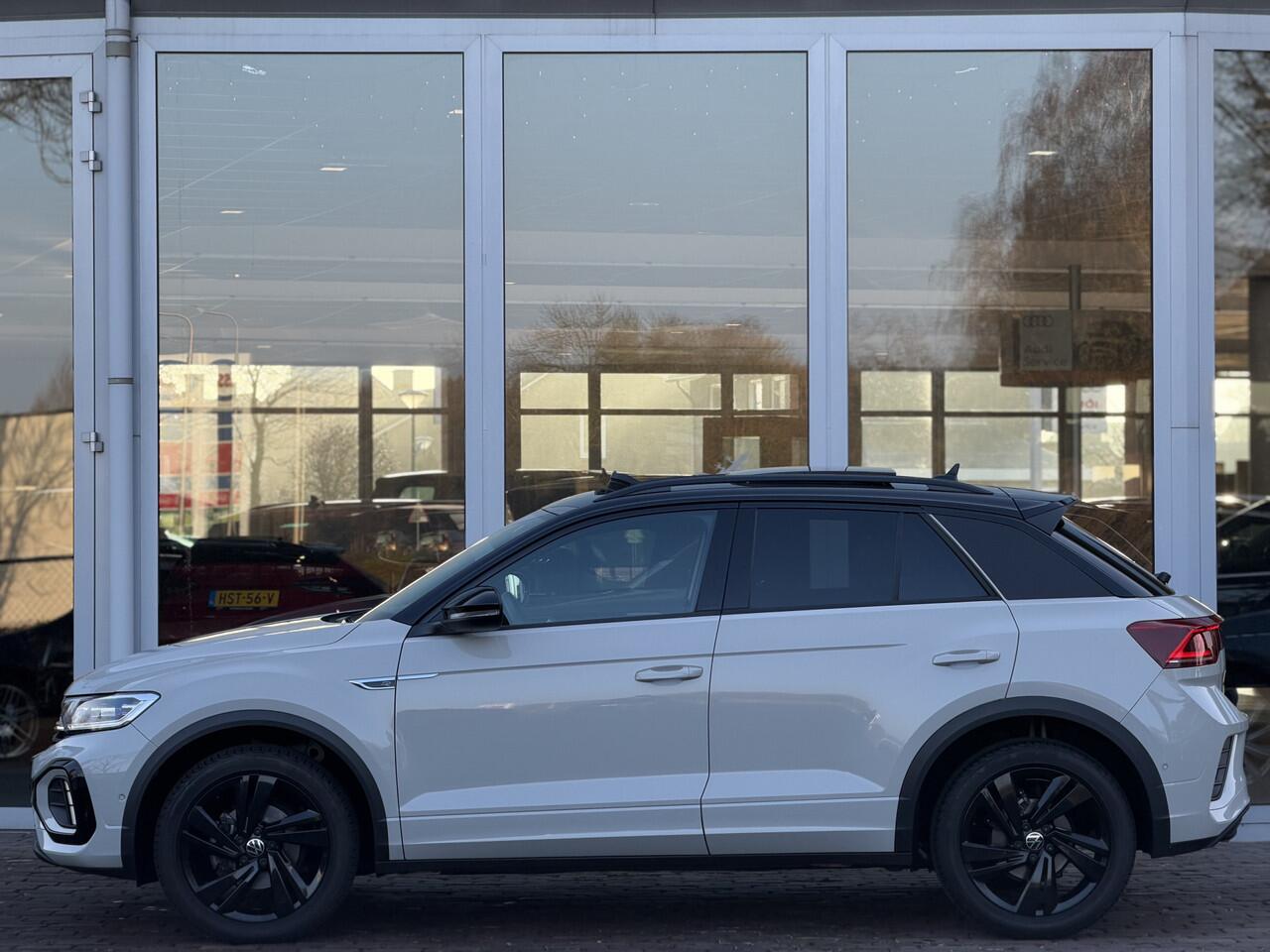 Volkswagen T-Roc 1.5 TSI R-Line | Black Style | Trekhaak | Pano | Keyless