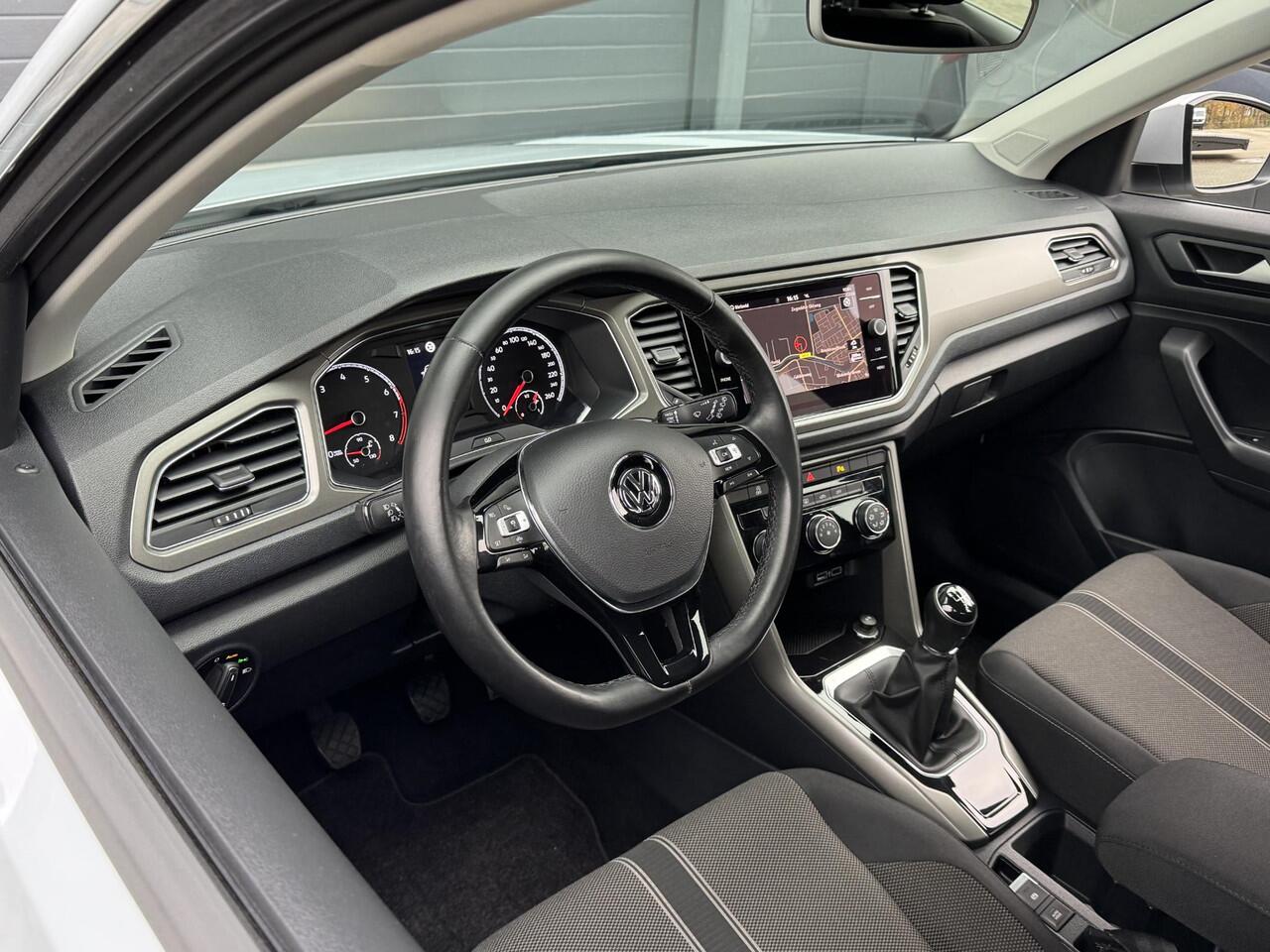 Volkswagen T-Roc 1.0 TSI STYLE I NAVIGATIESYSTEEM I AIRCONDITIONING I ADAPTIVE CRUISE CONTROL