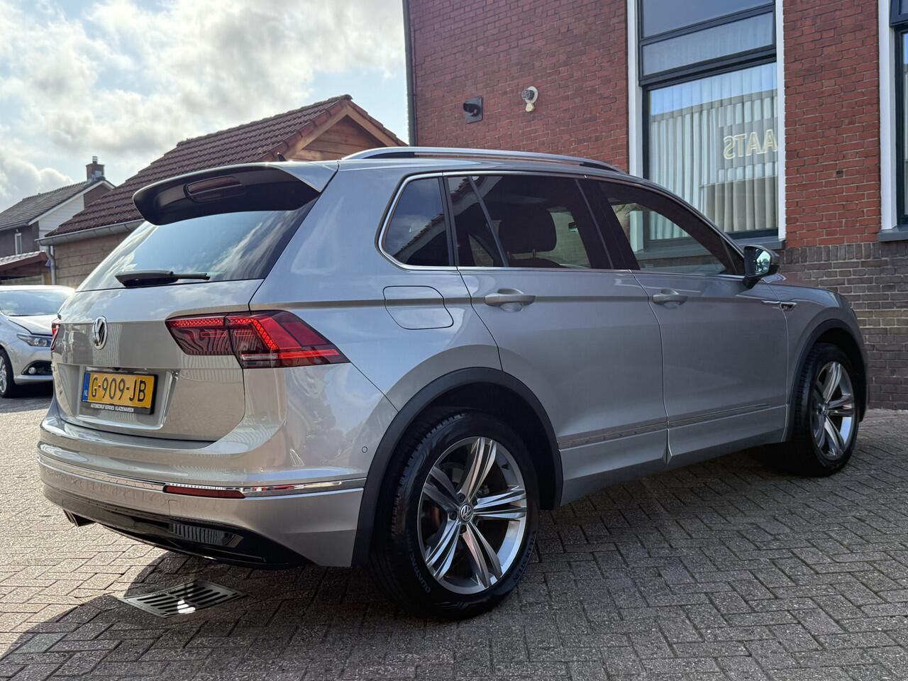 Volkswagen TIGUAN 1.5 TSI ACT Highline Business R | AUTOMAAT | NW STAAT | TREKHAAK |