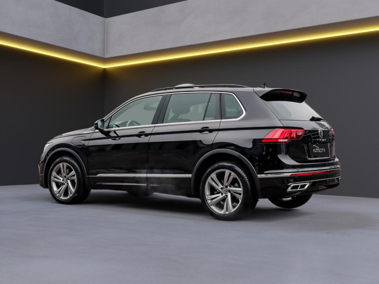 Volkswagen TIGUAN 1.4 TSI R-Line eHybrid Pano l Keyless l Camera