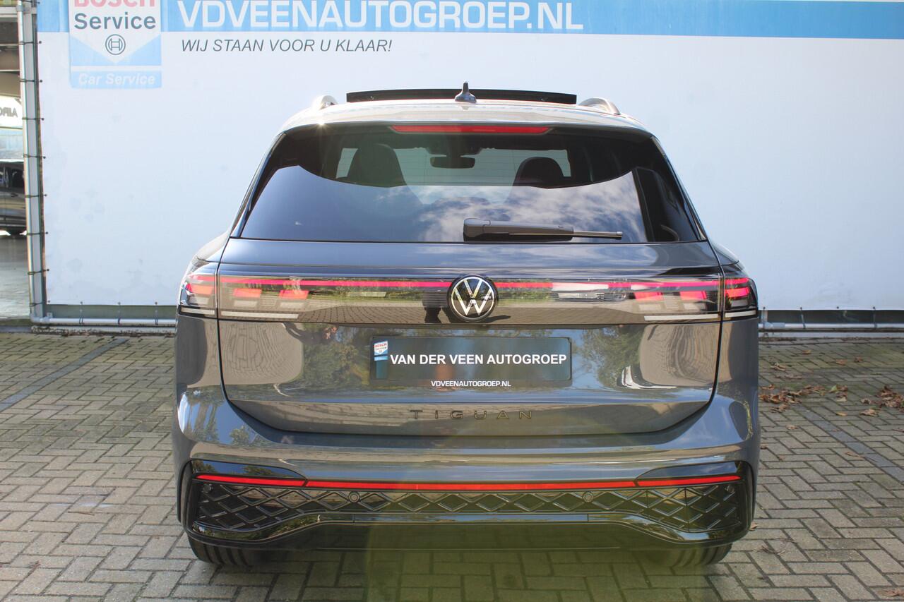 Volkswagen TIGUAN 1.5 eHybrid R-Line Edition | Direct Leverbaar !! | Head-Up Display | Panoramdak | Massage stoelen | 360 Camera | 272 PK | Massage Stoelen | IQ.Lights | Elektrische Kofferklep | Stoel/Stuur Verwarming | Draadloze Telefoonlader | Virtual Cockpit | Adaptive 