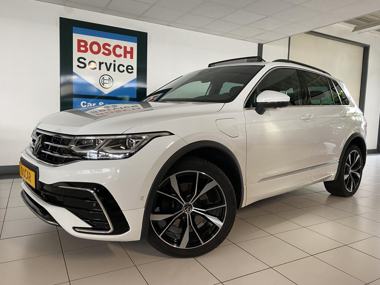 Volkswagen TIGUAN 1.4 TSI eHybrid R-Line Business+ Panoramadak / Trekhaak / Apple carplay /android