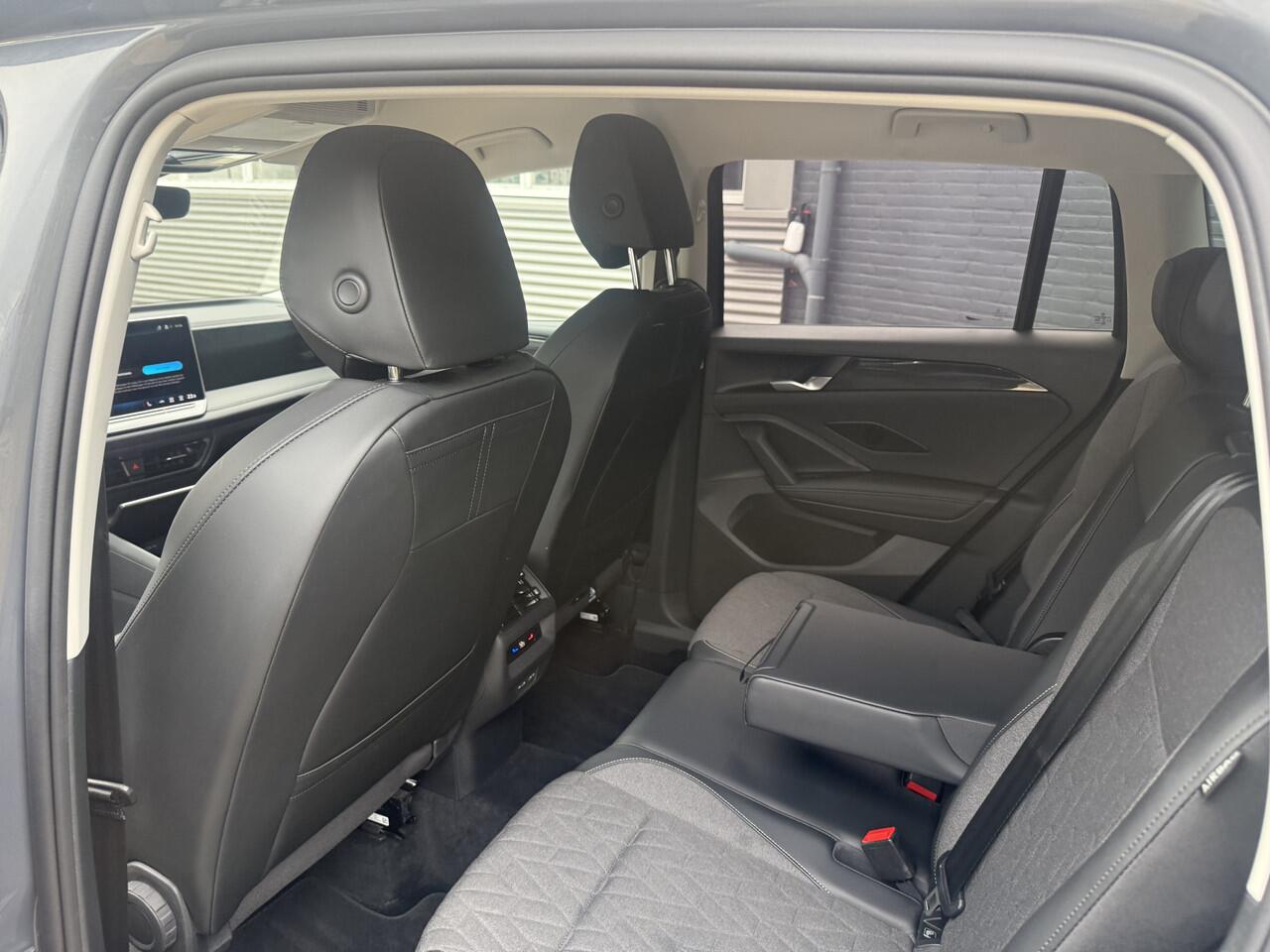 Volkswagen TIGUAN 1.5 eTSI Life Edition | Automaat | Stoelverwarming | Digital Cockpit | Navigatie | Achteruitrijcamera | IQ-Light LED Matrix | 2024 KM 23.000
