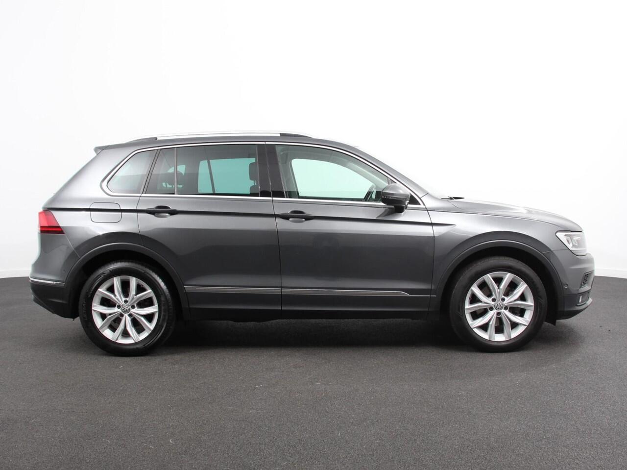 Volkswagen TIGUAN 1.5 TSI 150pk DSG Highline | Navigatie | Apple Carplay/Android Auto | Adaptive cruise control | Parkeersensoren | Camera | Park Assist | Lane Assist | Stoel- en stuurverwarming | Getinte ramen | Virtual Cockpit | LED-verlichting voor