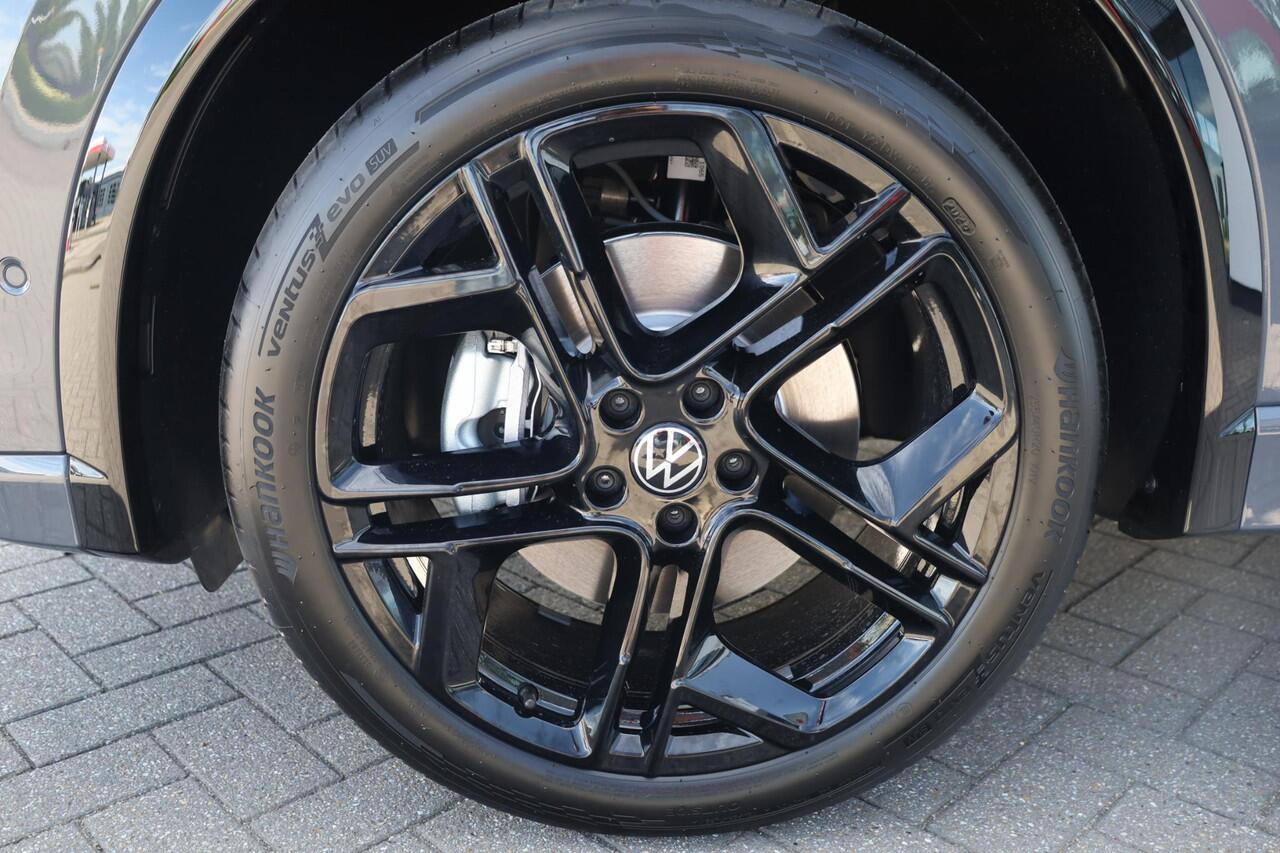 Volkswagen TIGUAN 1.5 eHybrid R-Line Edition 272PK / 200kW LED Matrix IQ.Light, rondomzichtcamera, elektr. bedienbaar panoramadak, voorstoelen met massagefunctie, Apple Carplay & Android Auto, achteruitrijcamera, elektr. uitklapbare trekhaak incl. Trailer Assist, full map 