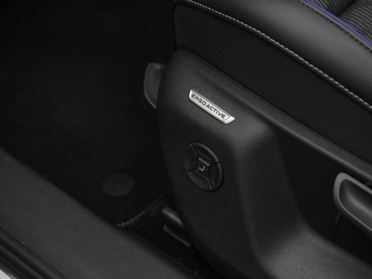 Volkswagen TIGUAN 1.5 eHybrid 204 pk DSG R-Line Edition | Panoramadak | Trekhaak | Adaptive Cruise | Side Assist | Park Assist | 20 inch