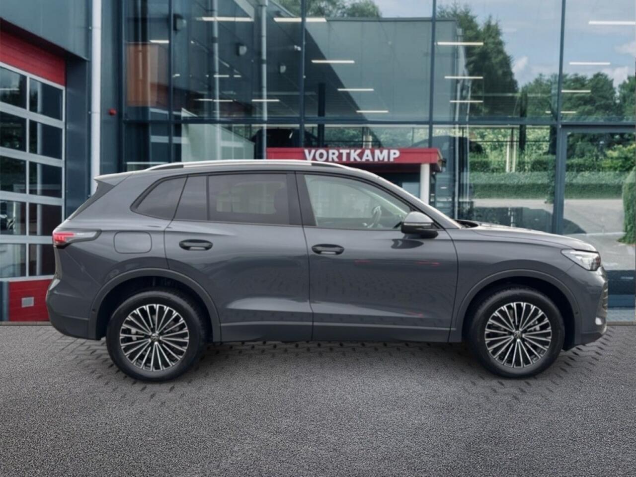 Volkswagen TIGUAN 1.5 TSI E-HYBRID LIFE TREKHAAK/CAMERA/LEDER/MEMORY/CARPLAY/ACC