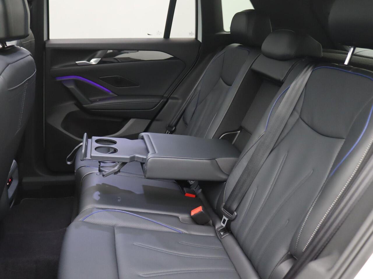 Volkswagen TIGUAN 1.5 eHybrid R-Line Edition 272PK DSG Black Style, Trekhaak, Lederen bekleding, Ventilatiestoelen, Panoramadak, York 20" LMV, Adaptive Cruise Control, Side Assist, Keyless