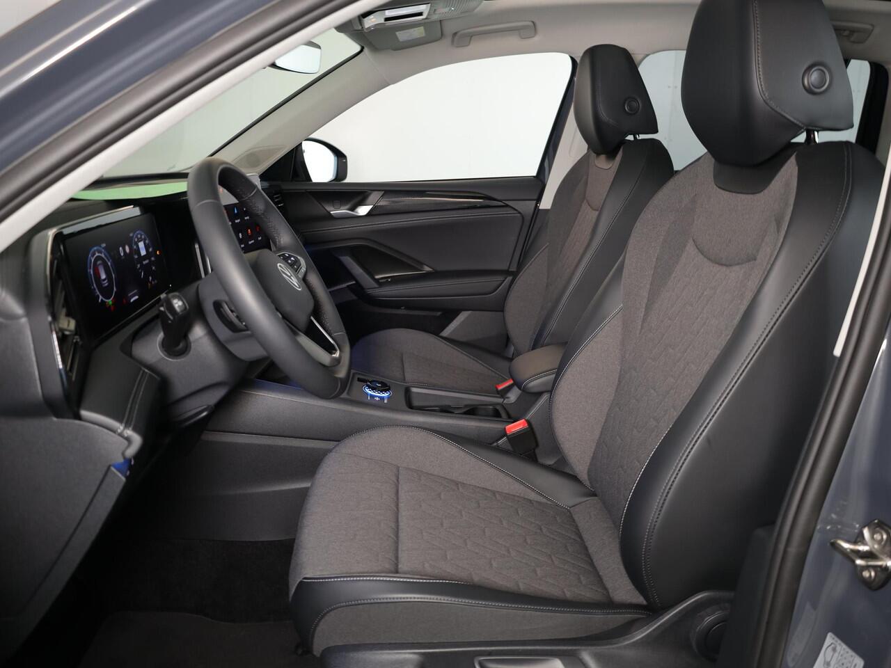 Volkswagen TIGUAN 1.5 eTSI Life Edition 150 PK DSG | Verlengde garantie | Panorama dak | Trekhaak uitklapbaar | 20 "LM velgen |