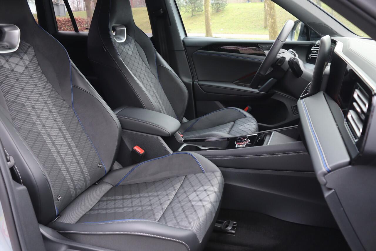 Volkswagen TIGUAN 1.5 eHybrid 272pk R-Line Edition Black Style Pano/IQ.Light/Camera/Keyless/ACC/DCC/ErgoActive/Dodehoek/20"/Trekhaak wegkl.