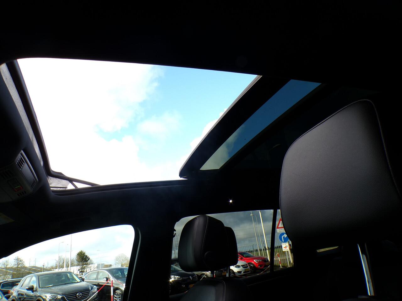 Volkswagen TIGUAN 1.5 TSI R-Line Business+, Automaat / Schuifdak / Carplay + Android Auto / Virtual Cockpit / Camera / 19' Velgen